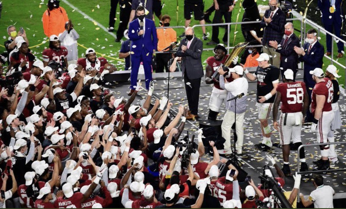 landondickerson's tweet photo. LOVE IS THE REASON FOR THE FIGHT! This is more than a team, it is a family. We love each other and would sacrifice anything for our brothers. Through adversity and uncertainty we thrived. Now we have reaped the rewards. To my brothers, I love each and everyone of you. #Champions https://t.co/lKWhXGij4C