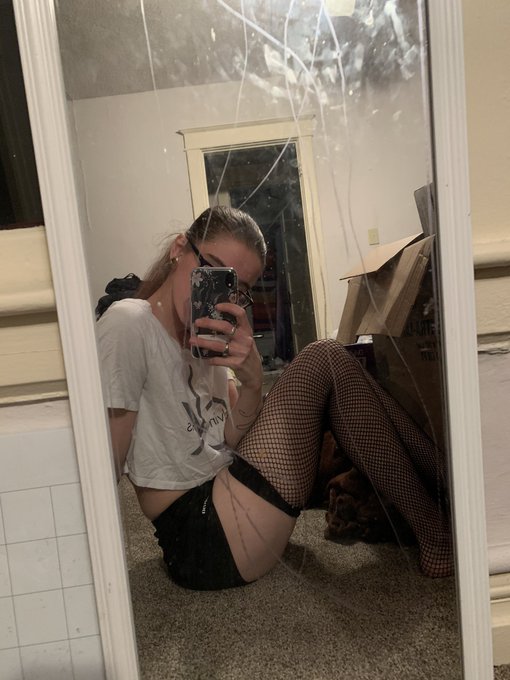 Sweet Marie’s pics and videos