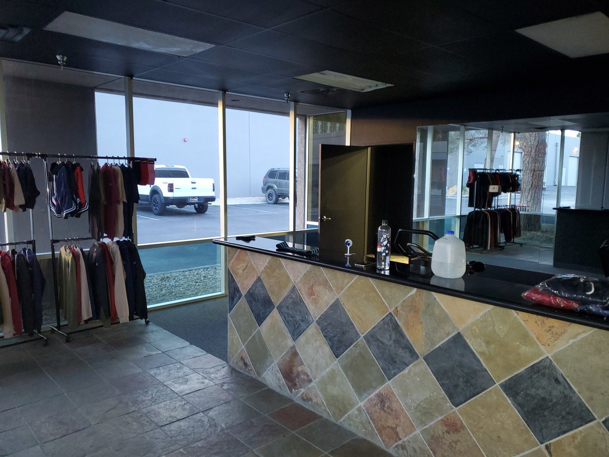 WillieGRamirez's tweet image. A few more cardio machines and a display case for the apparel and seasonings for the front, and ...

#perFIcT