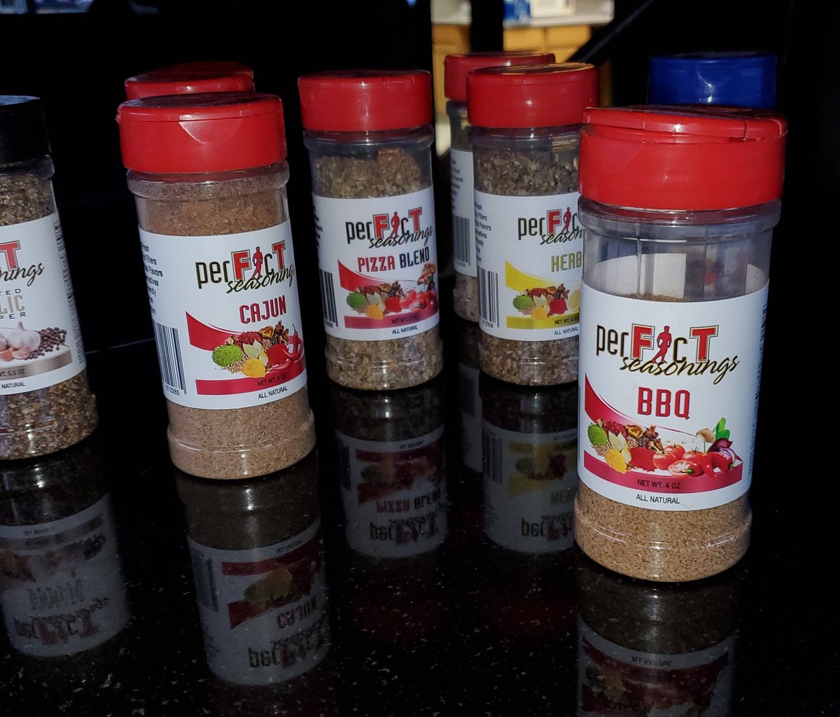 WillieGRamirez's tweet image. A few more cardio machines and a display case for the apparel and seasonings for the front, and ...

#perFIcT