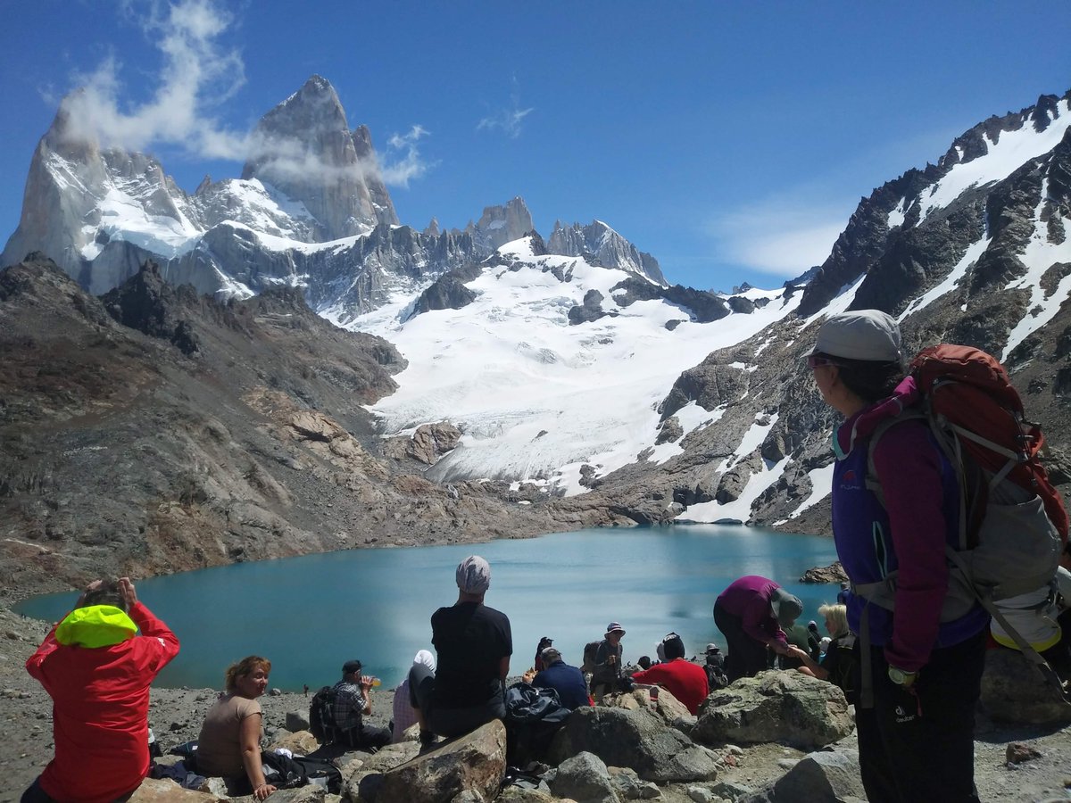 soniarutera's tweet photo. Quiero estar ahi ya mismo. Es #ElChalten en @SantaCruzTur , Leo Amoroso guía experto de #WalkPatagonia nos cuenta en detalle ahora en @sentiargentina x @radiodelplata las excursiones para los turistas que llegaron esta semana! #Verano2021 #Argentina https://t.co/CbNmRvDCJ7
