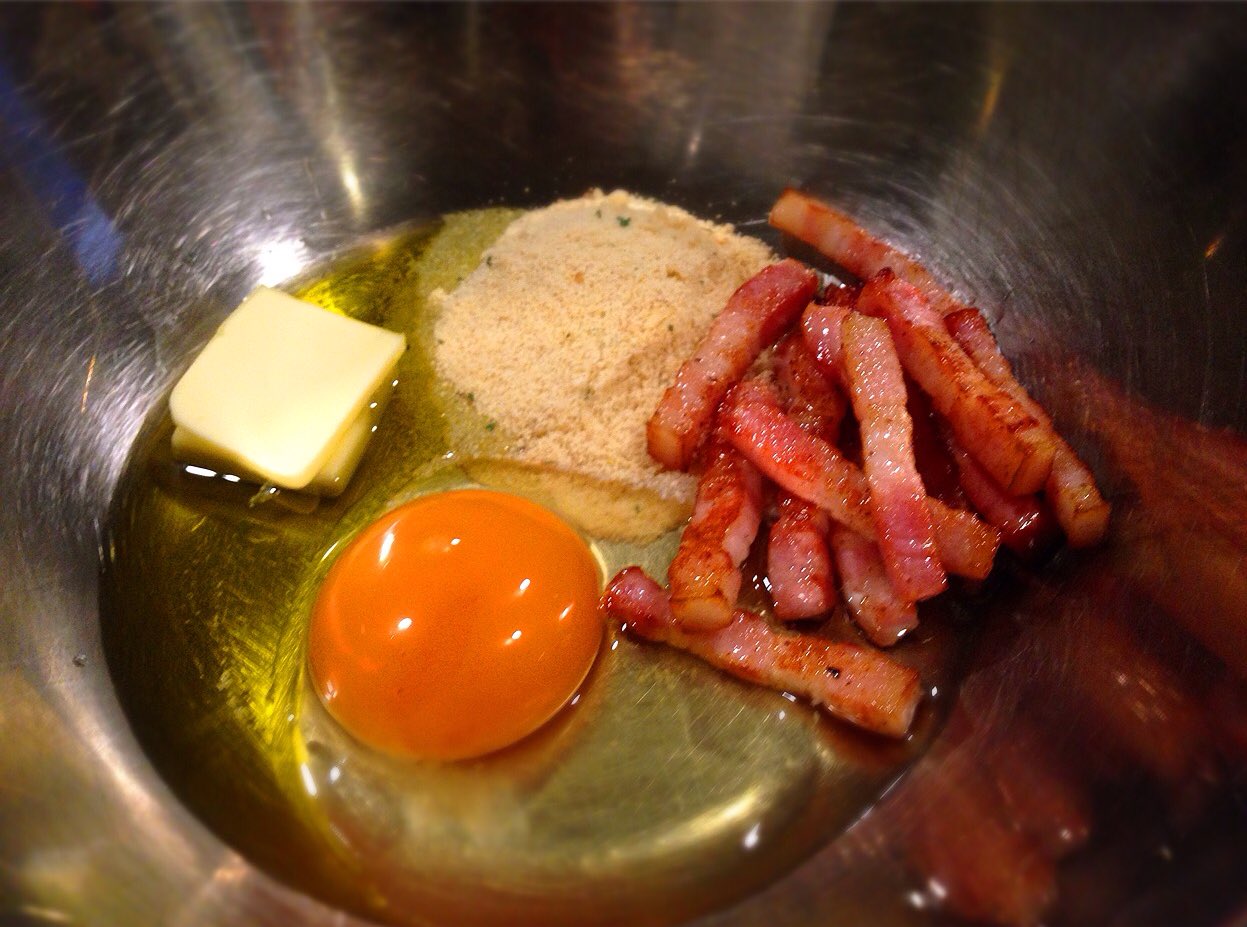 リュウジ 料理のおにいさんバズレシピ 夕食難民の皆様にいつでも買えるコンビニの食材だけでできる絶品カルボナーラを伝えたい ボールにカップスープ一袋とオリーブ油大1 バター10g卵一個 炒めたベーコン40gを入れ混ぜ茹でたての リュウジ 料理のおにいさんバズレシピ 夕食難民の皆様にいつでも買えるコンビニの食材だけでできる絶品カルボナーラを伝えたい ボールにカップスープ一袋とオリーブ油大1 バター10g卵一個 炒めたベーコン40gを入れ混ぜ茹でたての