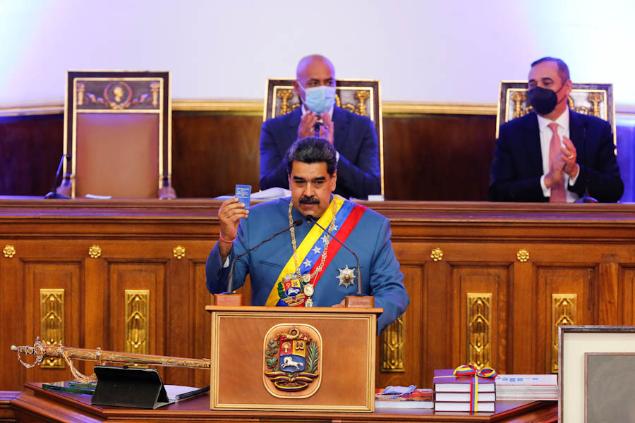 El presidente de Venezuela, Nicolás Maduro, presentó este martes su mensaje anual a la Nación ante la Asamblea Nacional (AN), "Debemos decir que se impuso la paz, triunfó la Constitución y ganó Venezuela", agregó el Mandatario.

#MensajeAnual