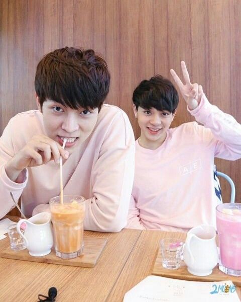 euchopuchai's tweet photo. Saudades do que nós vivemos, 2moons.
P'Phaaa! 💜 Essa época foi tão preciosa.. É tão bom reviver as lembranças desse BL. 🤧💕
#godbas #gxxodbbas #2moons #basjtr https://t.co/kKjUJTARQm