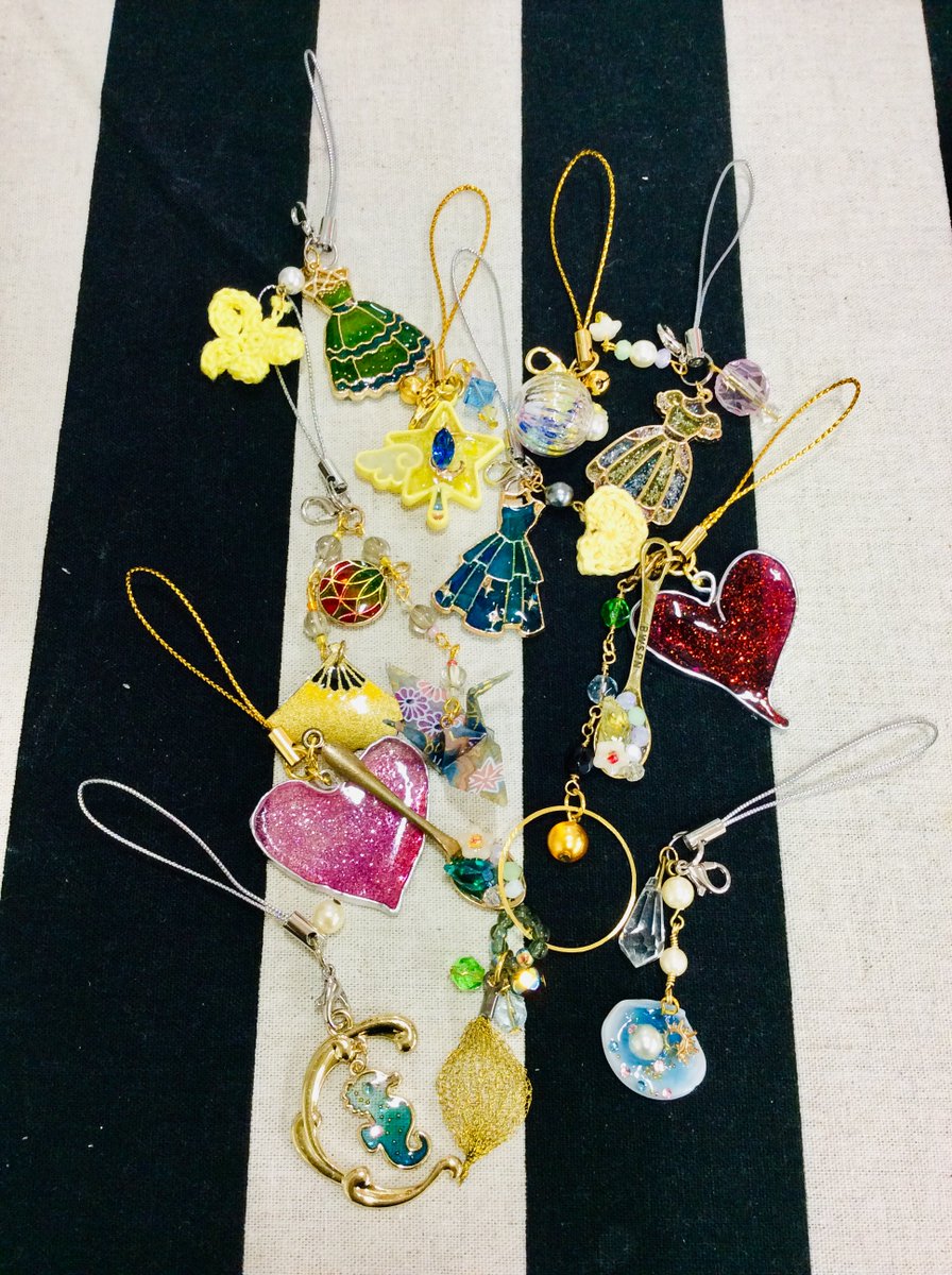 sakura_comzh's tweet photo. SAKURAの手作りストラップです！
帯に掛けるとか、着物に合わせても可愛いですよ☺️
※営業時間は平日の9：00～18：00（土日祝休み）
※レンタル自粛中のため、販売のみ営業しています。
※休日に来店したい場合は要相談。希望日の一週間前に連絡してください。 https://t.co/vlQIChXfrH