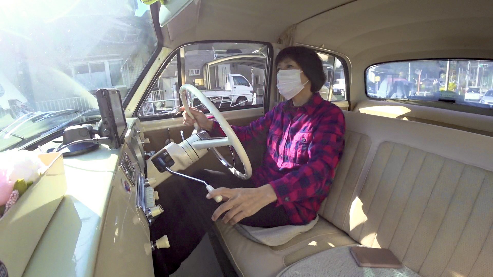 昭和のクルマといつまでも Bs朝日で毎週木曜よる9時から放送 今夜10時からは 昭和のクルマといつまでも 夫婦でおそろいの 幸せを運ぶ青い鳥 旦那さまから奥さまへ贈った１台には 女性が喜ぶ あんなものからこんなものまで 素敵アイテムのたくさん