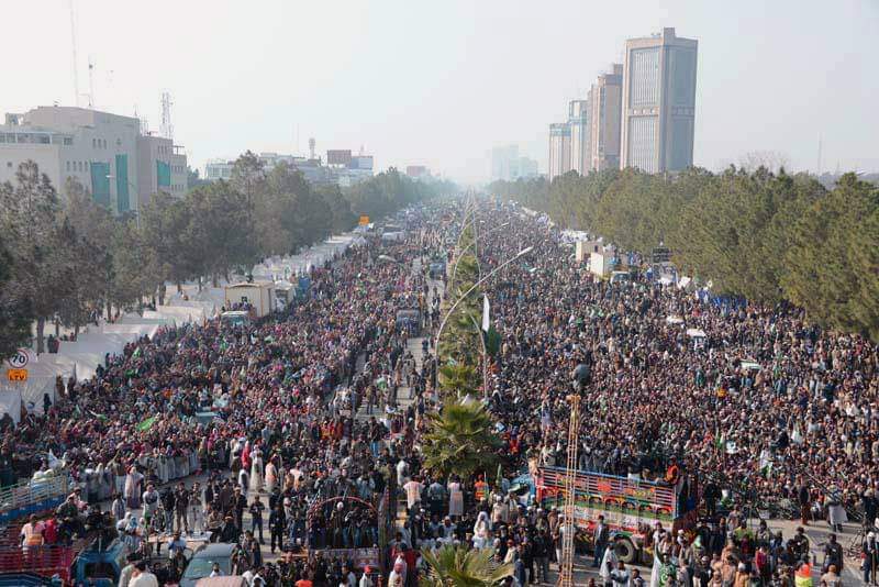 PATofficialPK's tweet photo. ڈاکٹرطاہرالقادری نے 13جنوری کو انتخابی اصلاحات کیلئے لانگ مارچ کیا۔ ملکی سیاسی تاریخ کایہ پہلا لانگ مارچ تھا جس کا ایجنڈا حقیقی جمہوریت کاقیام تھا۔ انہوں نے 8سال قبل انتخابی اصلاحات کاجوویژن دیاآج سب وہی بات کررہے ہیں: سیکرٹری جنرل PAT
@GandapurPAT
#13January2013 #LongMarch https://t.co/tfESu6gB45