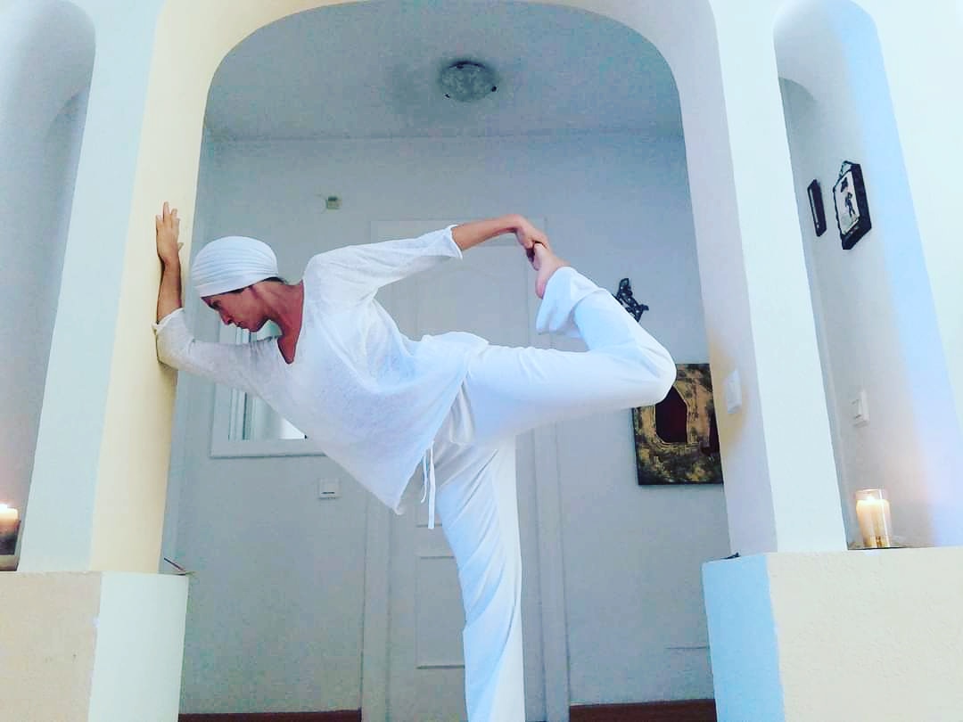 de_daimiel's tweet photo. Muy probablemente escuchaste la recomendación de médicos, terapeutas, amigos, sobre los muchos beneficios de la práctica de yoga. Te animo a probar, especialmente en este momento, muy bueno para los comienzos. Ven al zentro de bienestar integral.
#MunaDelaDulu
#yoga 
#venalzentro https://t.co/mJNdlNd5Qh