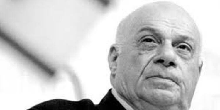 MahmutAksz's tweet photo. Ömrünü Kıbrıs’ın bağımsızlığına adamış, KKTC Kurucu Cumhurbaşkanı #RaufDenktaş’ı ebediyete intikalinin 9. yıldönümünde saygı ve rahmetle anıyorum. https://t.co/5shi9Yu4gY