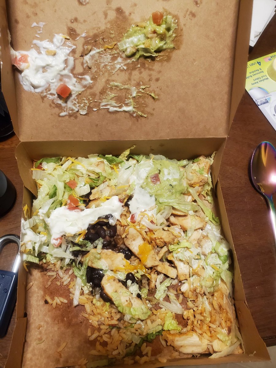 alison_ness's tweet photo. Dear @tacobell please don't use cardboard boxes for protein bowls... the box was falling apart and my food has a cardboard taste by the time I got it home :( https://t.co/DVKmhxGyXG