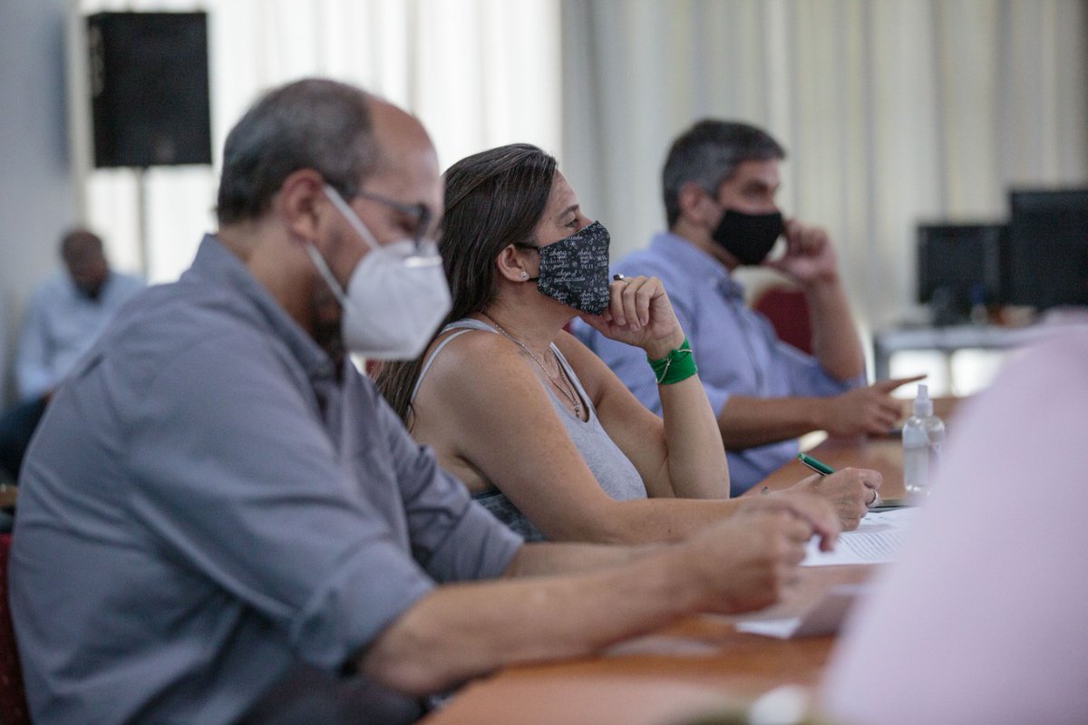 Nos reunimos con diputados y diputadas del #FrenteChaqueño, a quienes les agradecí el trabajo legislativo que llevaron adelante en un año tan especial como fue el 2020. Su trabajo y compromiso permitieron que se aprobaran 94 leyes en beneficio de los chaqueños y las chaqueñas.