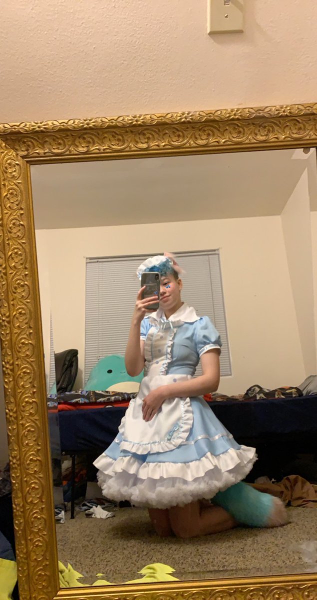 v0idp0tat0's tweet photo. Bad pic but I’m cute plz retweet https://t.co/JHIwnuPkV1