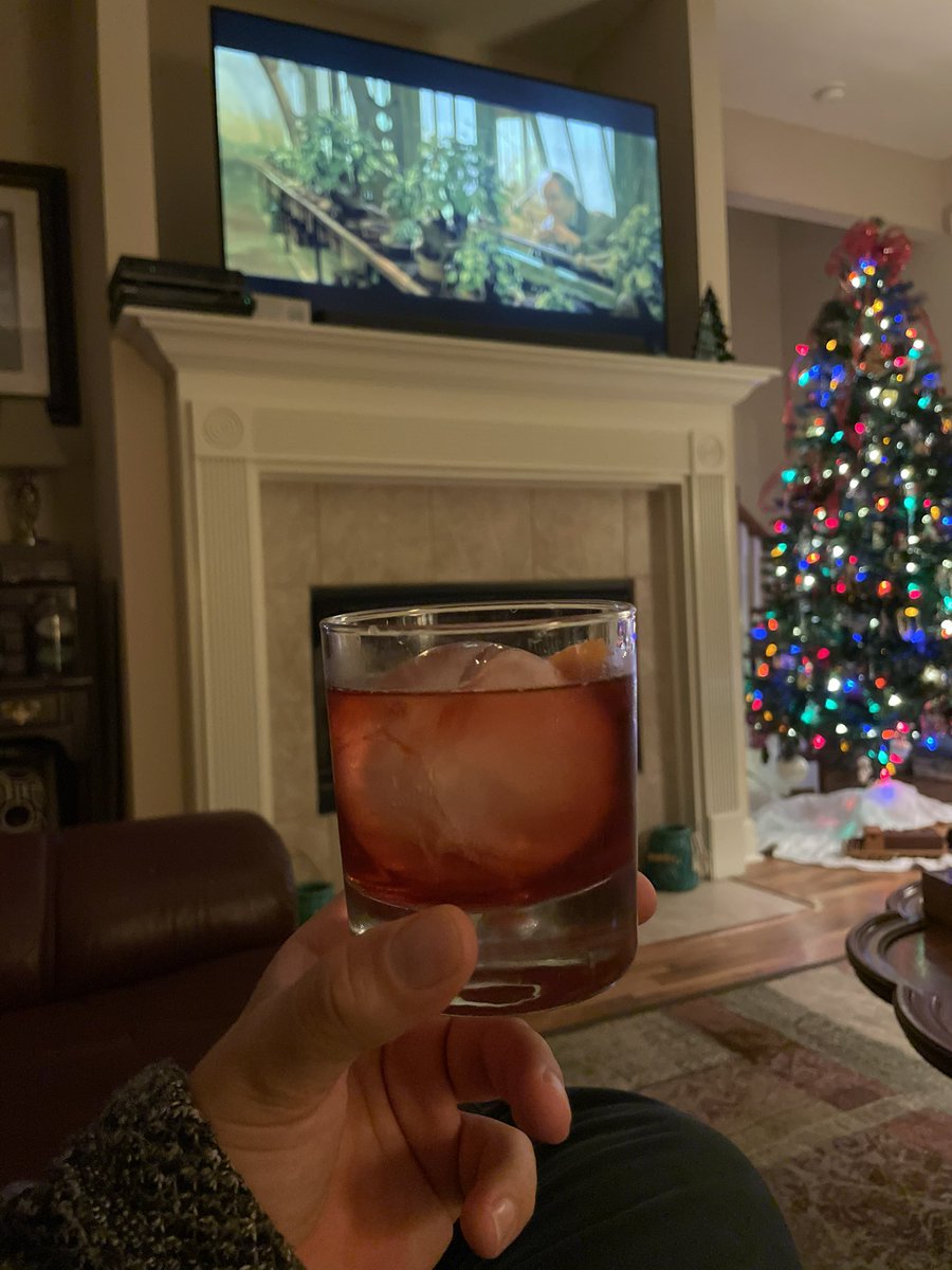cj_deboer's tweet image. Made my first #Boulevardier. It is quite tasty. 

1.5oz Buffalo Trace, 1oz Compari, and 1oz Sweet Vermouth. Definitely recommend giving it a try! #bourbon @BuffaloTrace