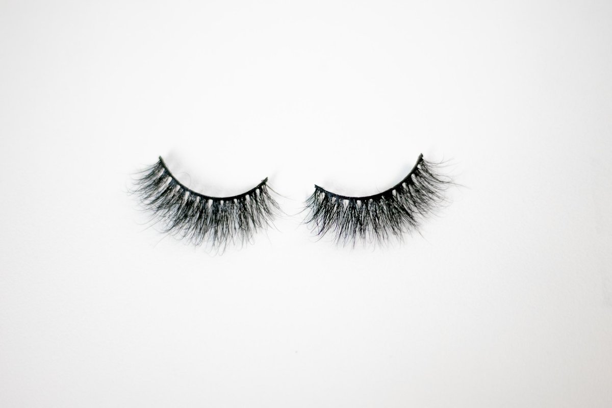 CCVanity1's tweet photo. ZARIA✨ named after Zaria, Nigeria 🇳🇬 

Super lightweight and wispy, these lashes make for great everyday wear💕 add some edge to your look and get this lashes ASAP 💋 https://t.co/lWPTh6r9Cj