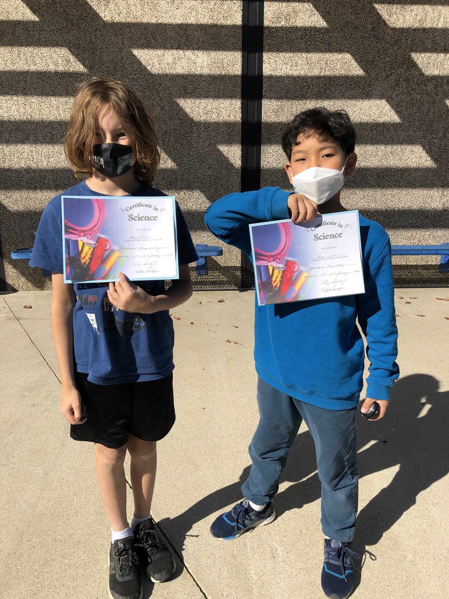 MsSingerEDU's tweet photo. Competition Day!! Ss spent the past few weeks carefully designing, building &amp; refining "earthquake proof" structures. Today their final designs were put to the "shake test." Was so impressed by Ss hard work, creativity &amp; "failure leads to success" attitude! #Mssinger4th #DMUSD https://t.co/J3n2m8pFLh