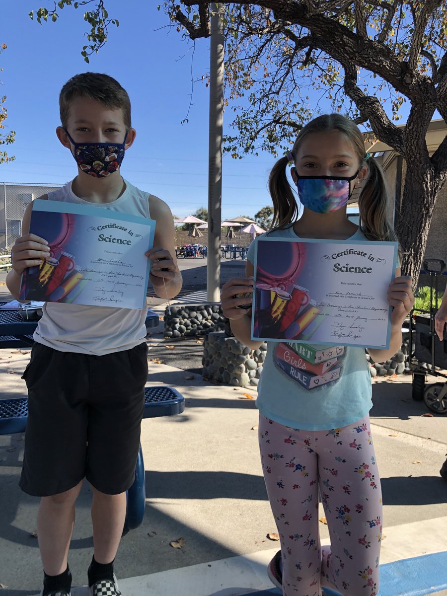 MsSingerEDU's tweet photo. Competition Day!! Ss spent the past few weeks carefully designing, building &amp; refining "earthquake proof" structures. Today their final designs were put to the "shake test." Was so impressed by Ss hard work, creativity &amp; "failure leads to success" attitude! #Mssinger4th #DMUSD https://t.co/J3n2m8pFLh