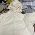 思わずじっと見つめちゃう？視力検査ができるパーカー!