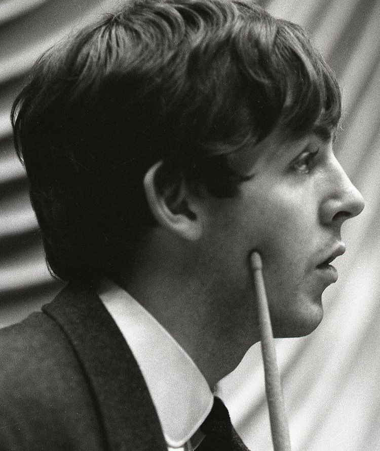 paul mccartney’s massive eyelashes appreciation; a necessary thread.