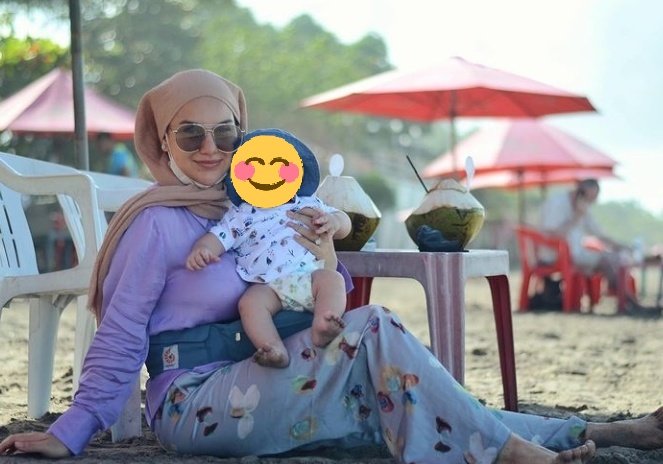 tomj61835's tweet photo. Bahagia #MamahMuda bila dekat selalu dgn si bocil😘
Semoga sehat selalu..aamiin.
#MamahCantik #HijabCantik #muslimah #cantik https://t.co/o8sQbOFYUN