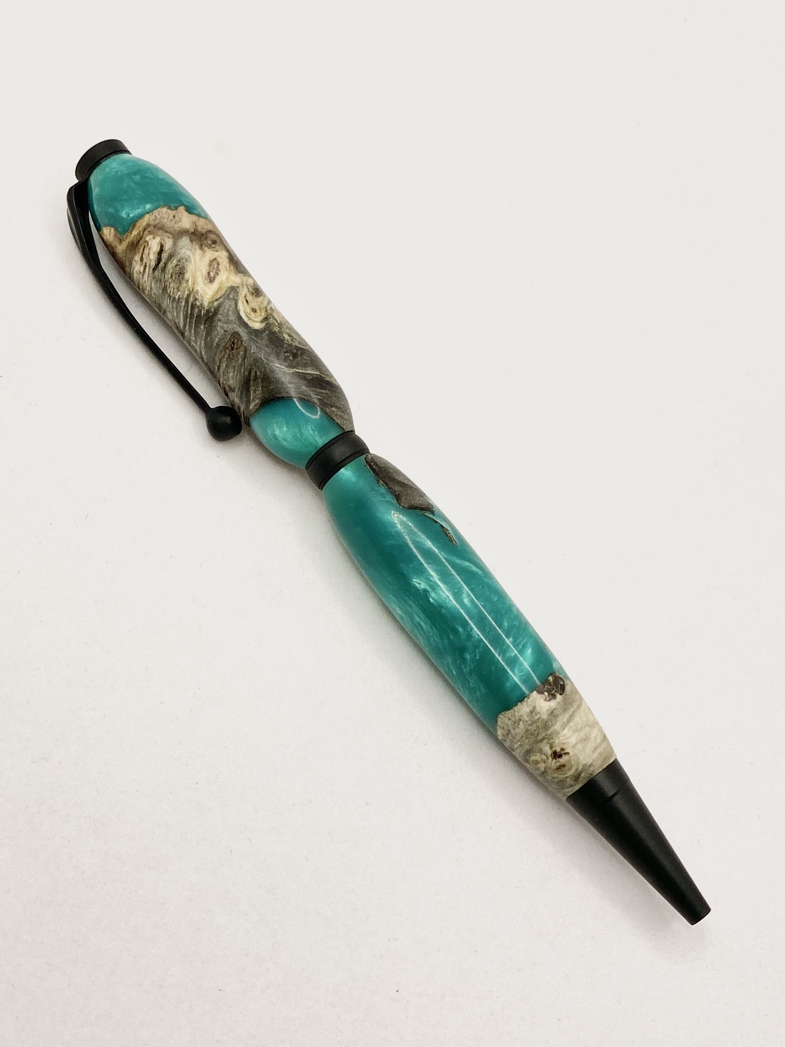 1 pic. I just have to show off this pen I made the other day 🥺 it’s for sale on https://t.co/gi6Eh3kwsi