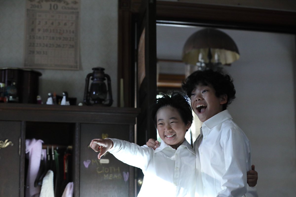 約束のネバーランド 公式 Gfハウス には元気な子供たちが勢揃い 鬼ごっこのシーンでは毎回本気で走り 食事のシーンでは自分の好きなものから食べようとする そんな無邪気な子供たちの姿は 映画をさらに盛り上げる存在に 映画約ネバ 大ヒット 約束のネバーランド 公式 Gfハウス には元気な子供たちが勢揃い 鬼ごっこのシーンでは毎回本気で走り 食事のシーンでは自分の好きなものから食べようとする そんな無邪気な子供たちの姿は 映画をさらに盛り上げる存在に 映画約ネバ 大ヒット