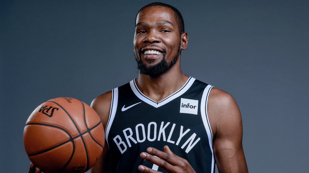 TheHoopCentral's tweet photo. Kevin Durant this season:

29.9 PPG
7.8 RPG
5.8 APG
53 FG%
44 3P%
86 FT%

Coming off an Achilles injury. 🤯🤯 https://t.co/NtXHHj40lN