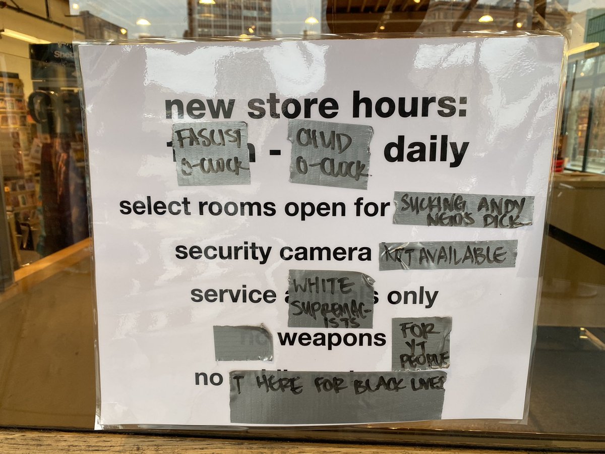 Antifa demonstrators forced a prominent Portland, Ore. bookstore to close again following a second day of protests over demands it ban Andy Ngo's upcoming book. breitbart.com/law-and-order/…