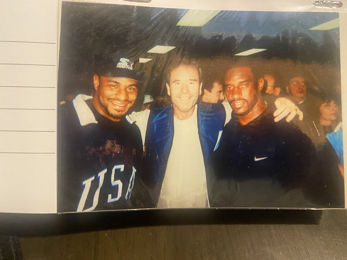 3RiversHeinz's tweet image. Met @JeromeBettis36 and The Bus Driver back in the early90’s.Great man,Tim made the Bus get in the picture with him saying”the Driver is always with The Bus”.Only unfortunate thing was I was taking the picture and not in it with my father in law. R.I.P Tim Lester 🙏🏻 #TheBusDriver
