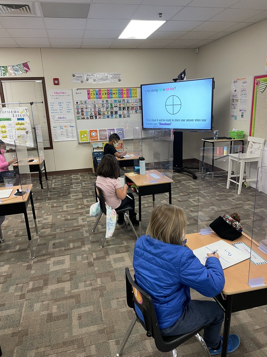 MsJRRISD's tweet image. Fair or not fair?! Mathematicians rocked “Fact or Fib” before sorting shapes into fair or not fair. They used their understanding of size and shape to explain their thinking. #FractionsAreFun #MsJs2nd