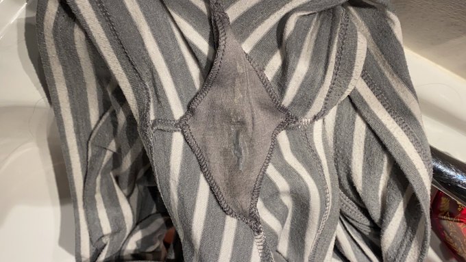 my shorts after editing this vid 😳 https://t.co/Xcp7K47Peu<a href="/tag/mvsales"class="tags"><span>#mvsales</span></a>