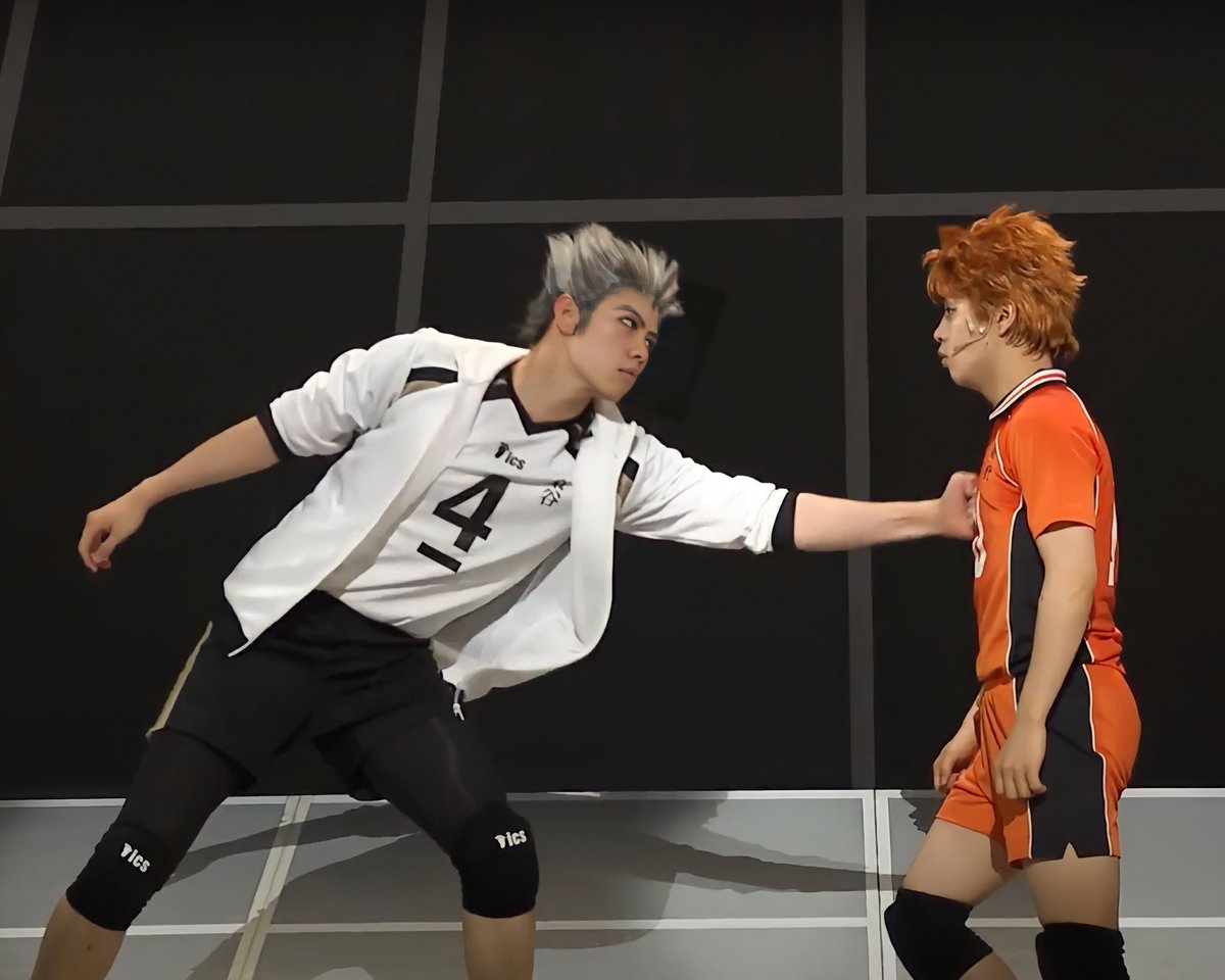 dear_rava's tweet photo. Hyper Projection Engeki “Haikyuu!!” ; 演劇「ハイキュー!!」Bokuto Kotaro stills from “The Strongest Challenger”
Pep talk with Hinata//Pep talk with Tsukki
#桜庭大翔 #bokuto #bokutokotaro #haikyuu #haikyuustageplay #hyperprojectionengeki #木兎光太郎 #木兎 https://t.co/gQmRm1LoAe