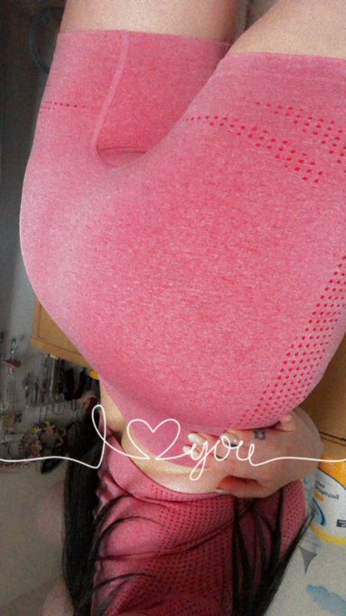 I can&rsquo;t help it, I just love being admired🥰 https://t.co/7aJuY16hL6