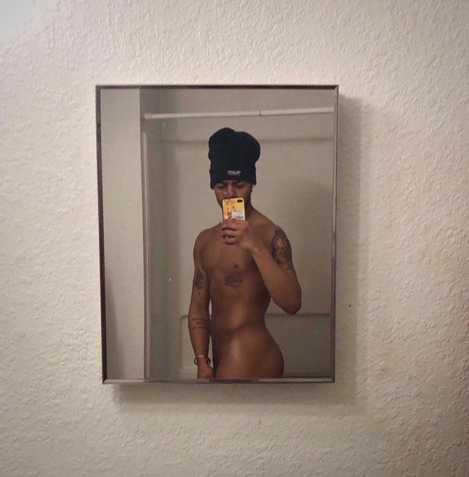Watch ✨The Gold Room✨'s leaked NSFW photo on TwXstars