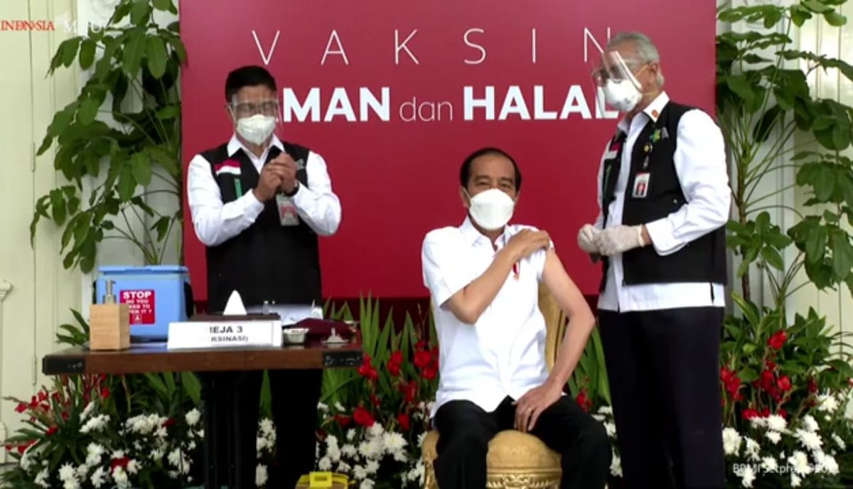 negativisme's tweet photo. dulu ada yg minta Presiden @jokowi divaksin duluan, disiarkan langsung, tanpa editan. 

Nah sekarang udah. bakal minta apa lagi ya? #jokowidivaksin https://t.co/z3Z8a25qWE