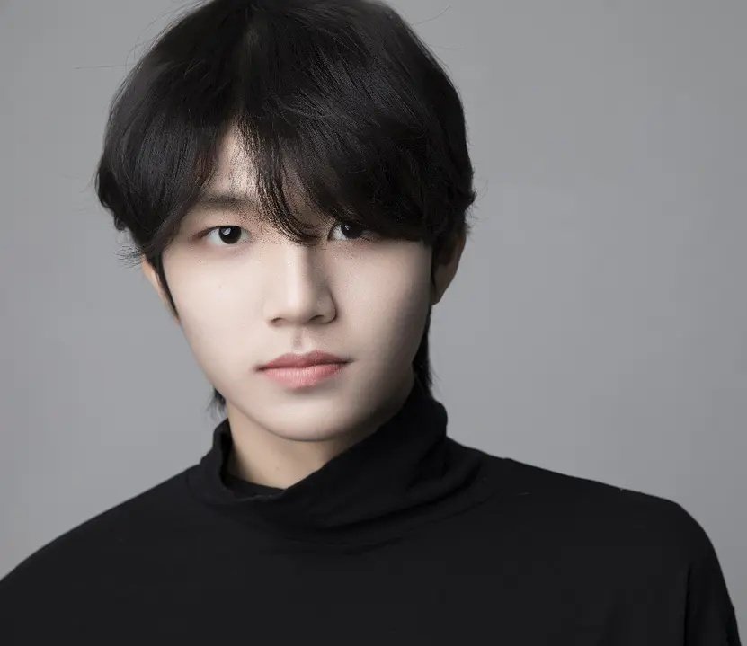 JYPE_TRAINEES's tweet photo. [JYP Trainee] UPDATE| 011321

LUO YAN has officially changed his profile photo on Weibo from Ultraman Tiga to his official photo (1ST PIC).

The 2ND PIC is the official photo of his super topic on Weibo.

#JYPETRAINEES #CHUANG2021 #ProjectC #LuoYan #罗言 https://t.co/0BTp1xrRYL