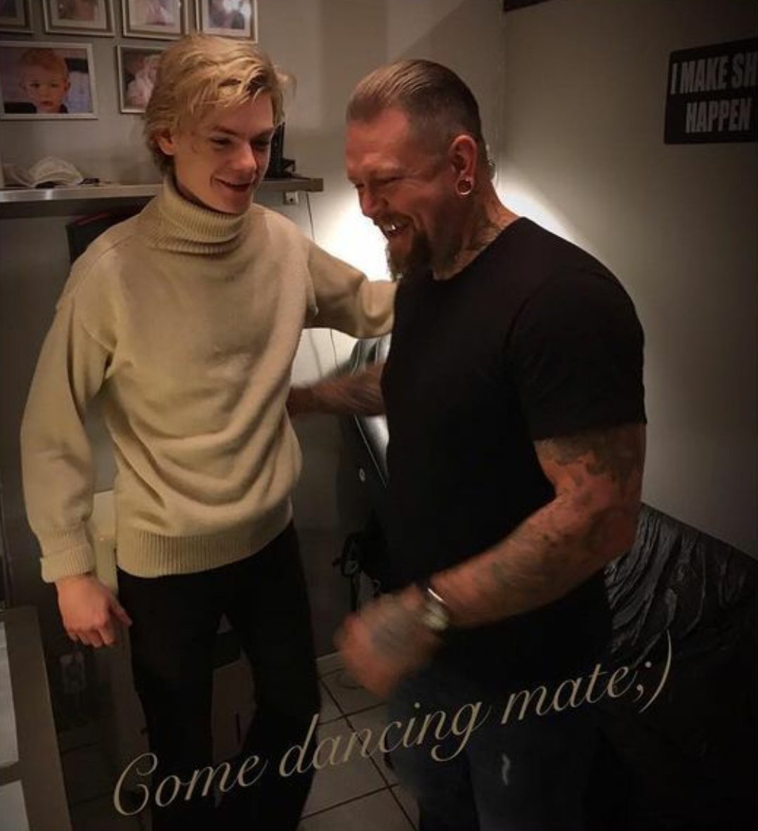 thomas brodie sangster's earring, a thread