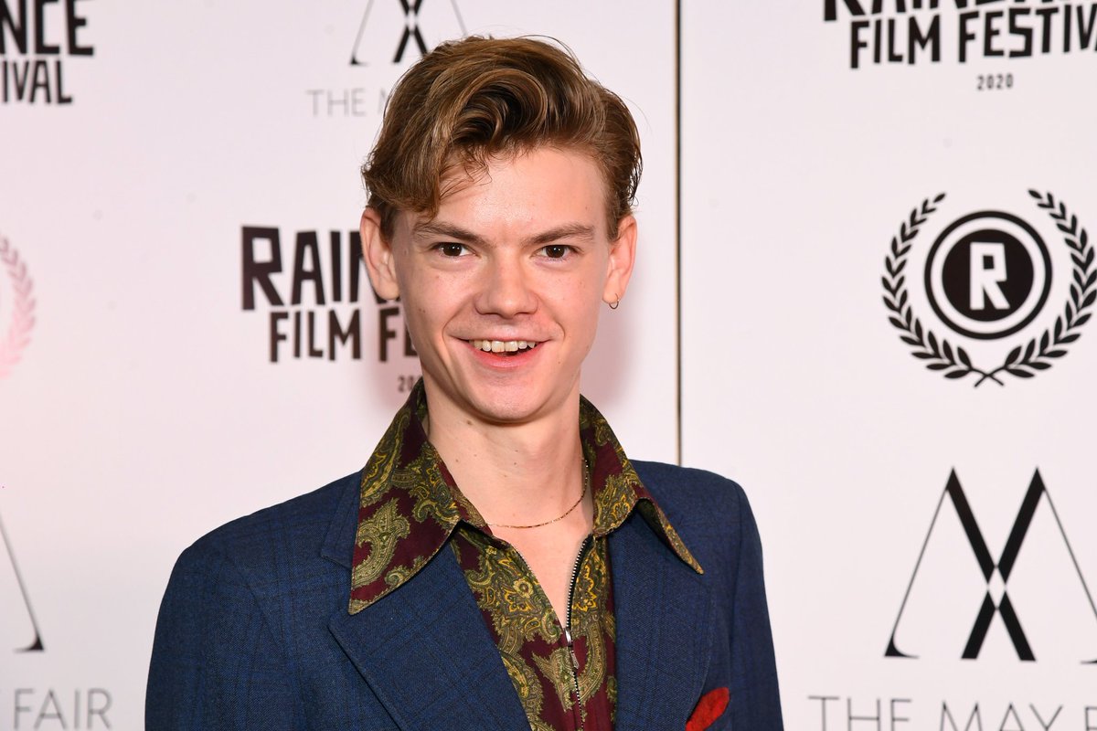 thomas brodie sangster's earring, a thread