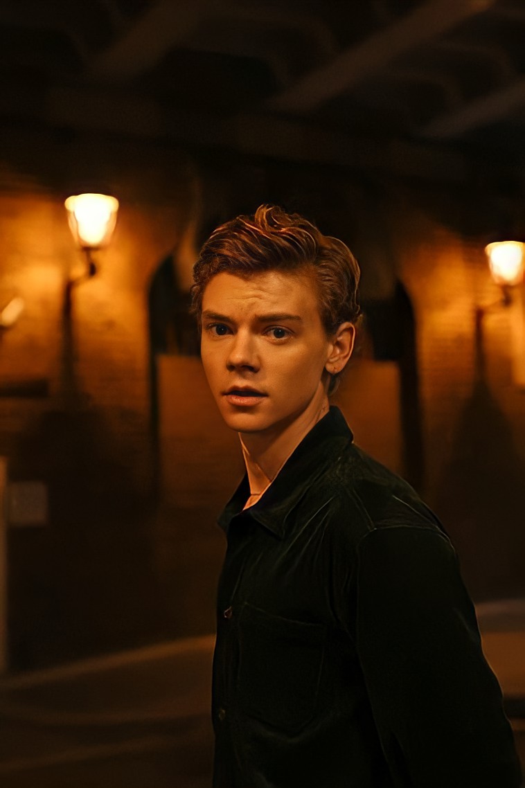 thomas brodie sangster's earring, a thread