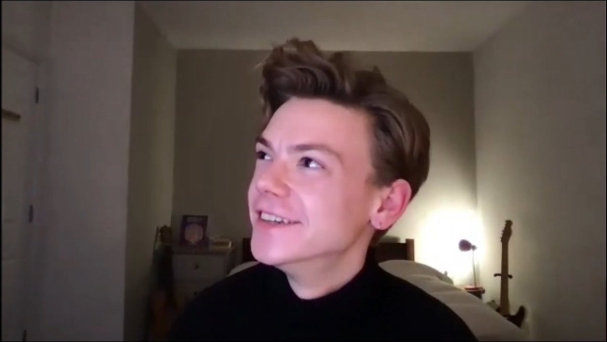 thomas brodie sangster's earring, a thread