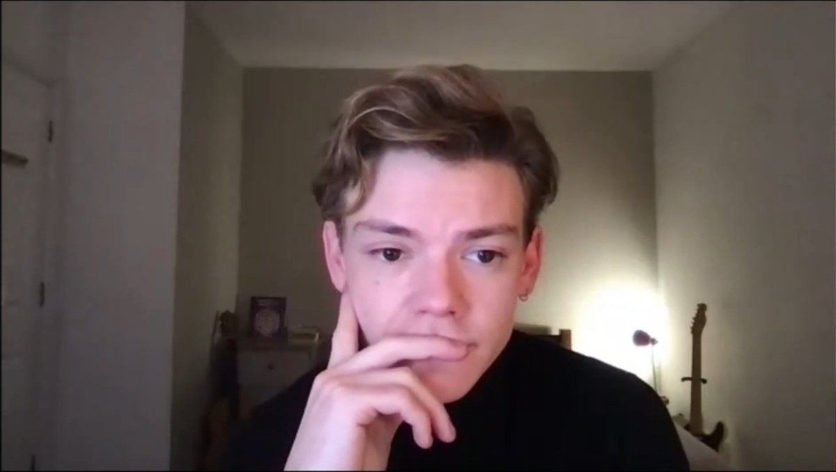 thomas brodie sangster's earring, a thread