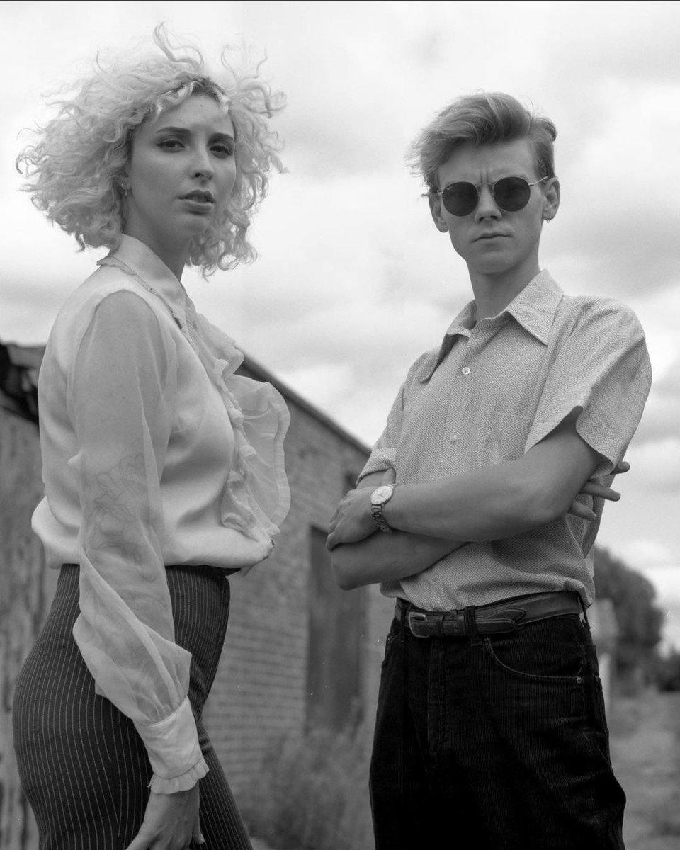 thomas brodie sangster's earring, a thread