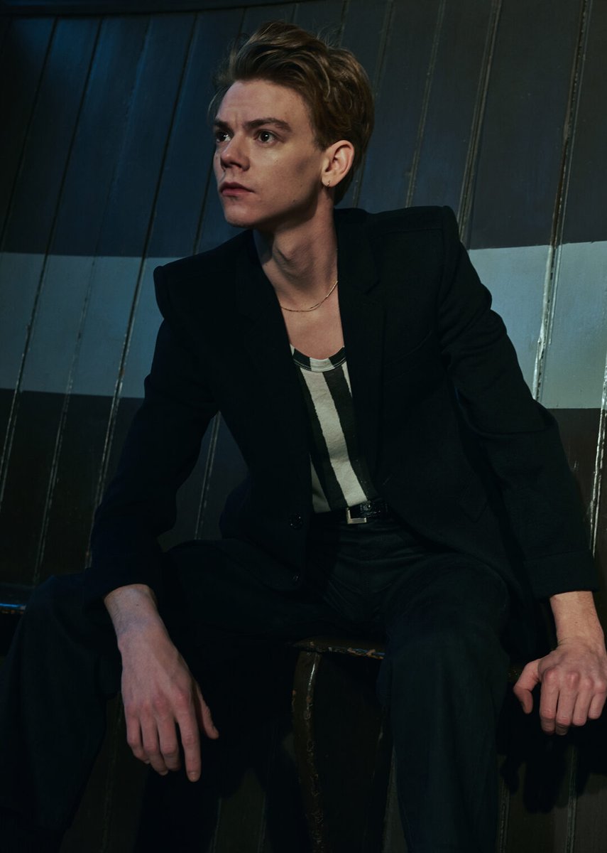 thomas brodie sangster's earring, a thread