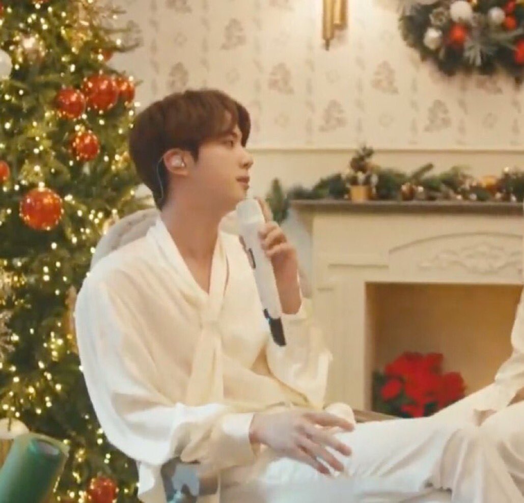 shhh they're hugging 