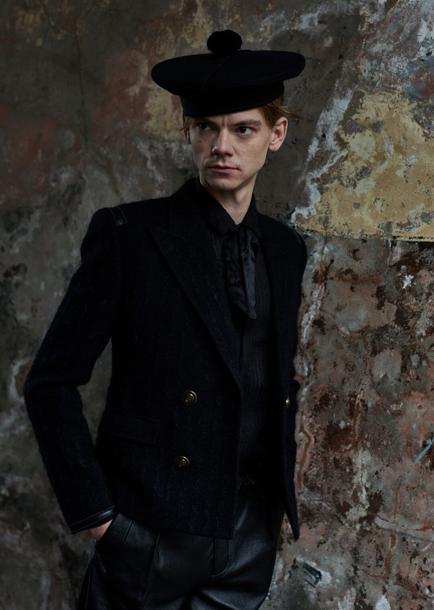 thomas brodie sangster's earring, a thread