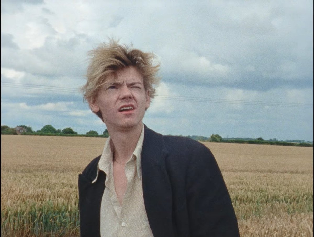 thomas brodie sangster's earring, a thread