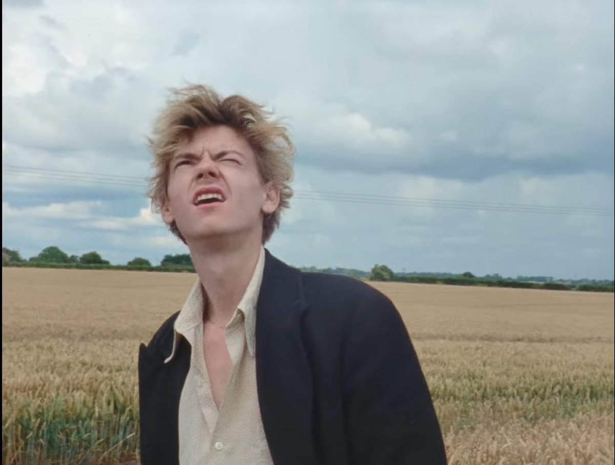 thomas brodie sangster's earring, a thread