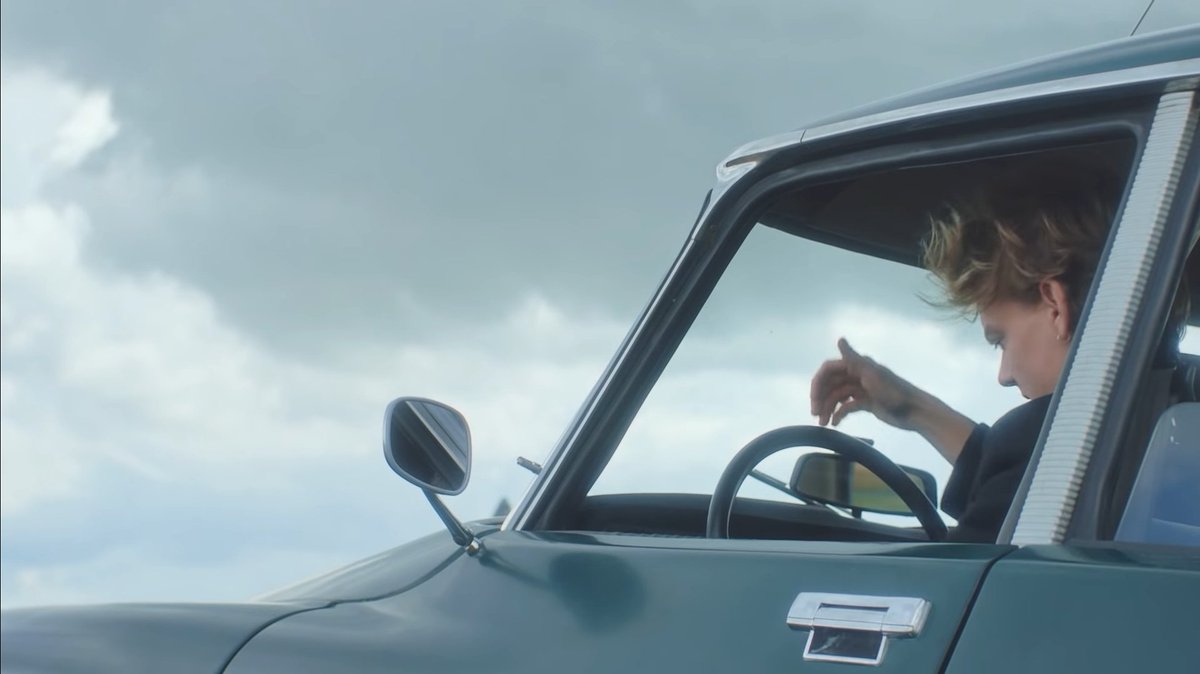 thomas brodie sangster's earring, a thread