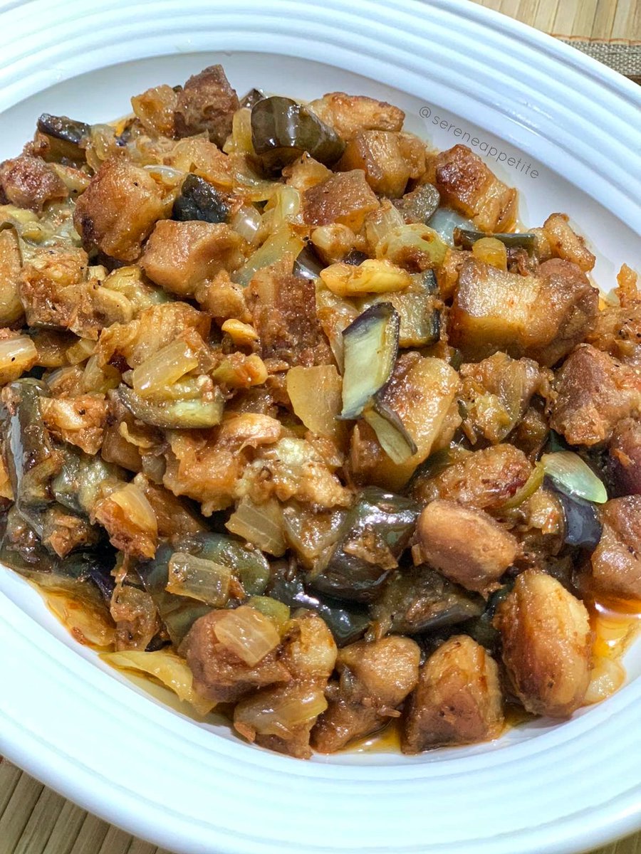 sereneappetite's tweet photo. Pork Binagoongan 🐷
https://t.co/KfJRglO1ly
#sereneappetite #porkbinagoongan #food #foodie #NewYear2021 #Lockdown3 #HappyNewYear2021 #blog #photography #Photos #asianfood #yummy #instagood #RecipeOfTheDay #goodvibes #wednesdaythought #home #StayHome #HappyNewYear2021 https://t.co/t62xyoODi7