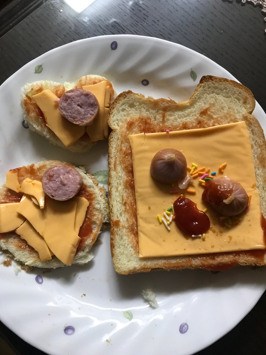 SaigalRidhi's tweet image. Motivated teachers inspire their students and make the learning journey fun. 
Year 3 @TBS_Delhi celebrated Ancient Roman Day. Students learned about Roman social structure, fashion, food, art and architecture. 
#TBSDelhi, #virtuallearning, #loveforteaching