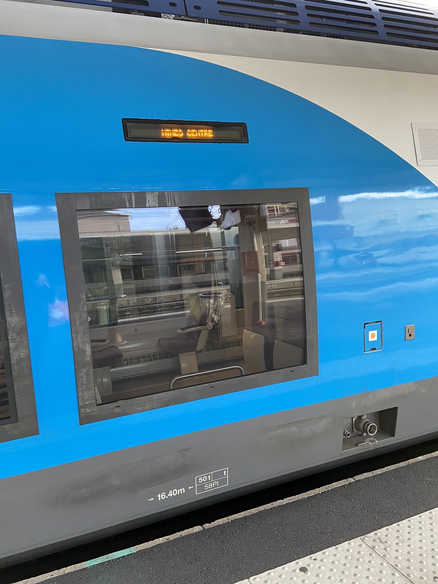 TrainKenny's tweet image. Bonjour bienvenue à bord du Cévenol #Ter873995 à destination de #NîmesCentre départ 16h35 Clermont-Ferrand masque obligatoire et il y’a du beau paysage à voir sur cette ligne Bon voyage avec @auvergnerhalpes @Occitanie @TrainCvnAuvergn @CEVENOL_TRAIN le (12/01/2021)
